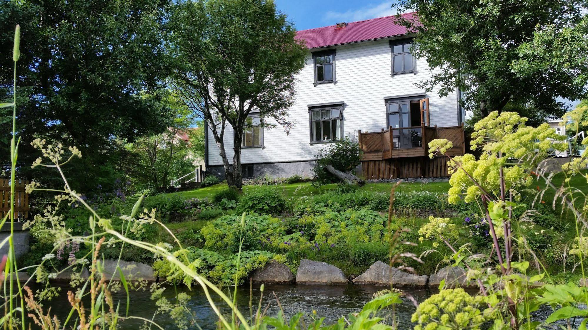Árból Guesthouse Húsavík Extérieur photo